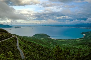 hai van pass da nang travel shopping guides