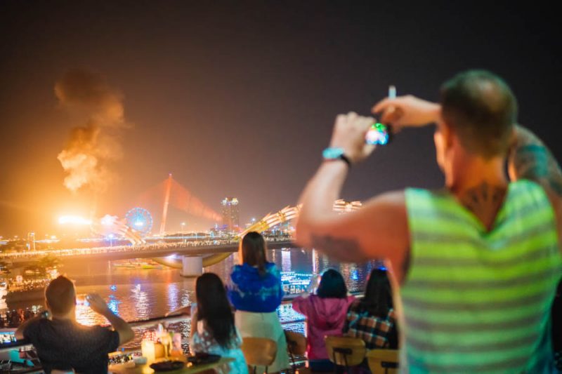 ダナンの印象的なデザインの橋